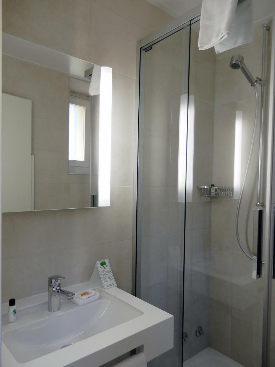 De L'ecluse Hotel 3*